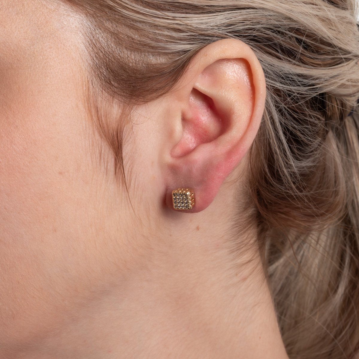 Brf-1458-Do Brinco Quadrado Cravejado De Zircônias Cristais.