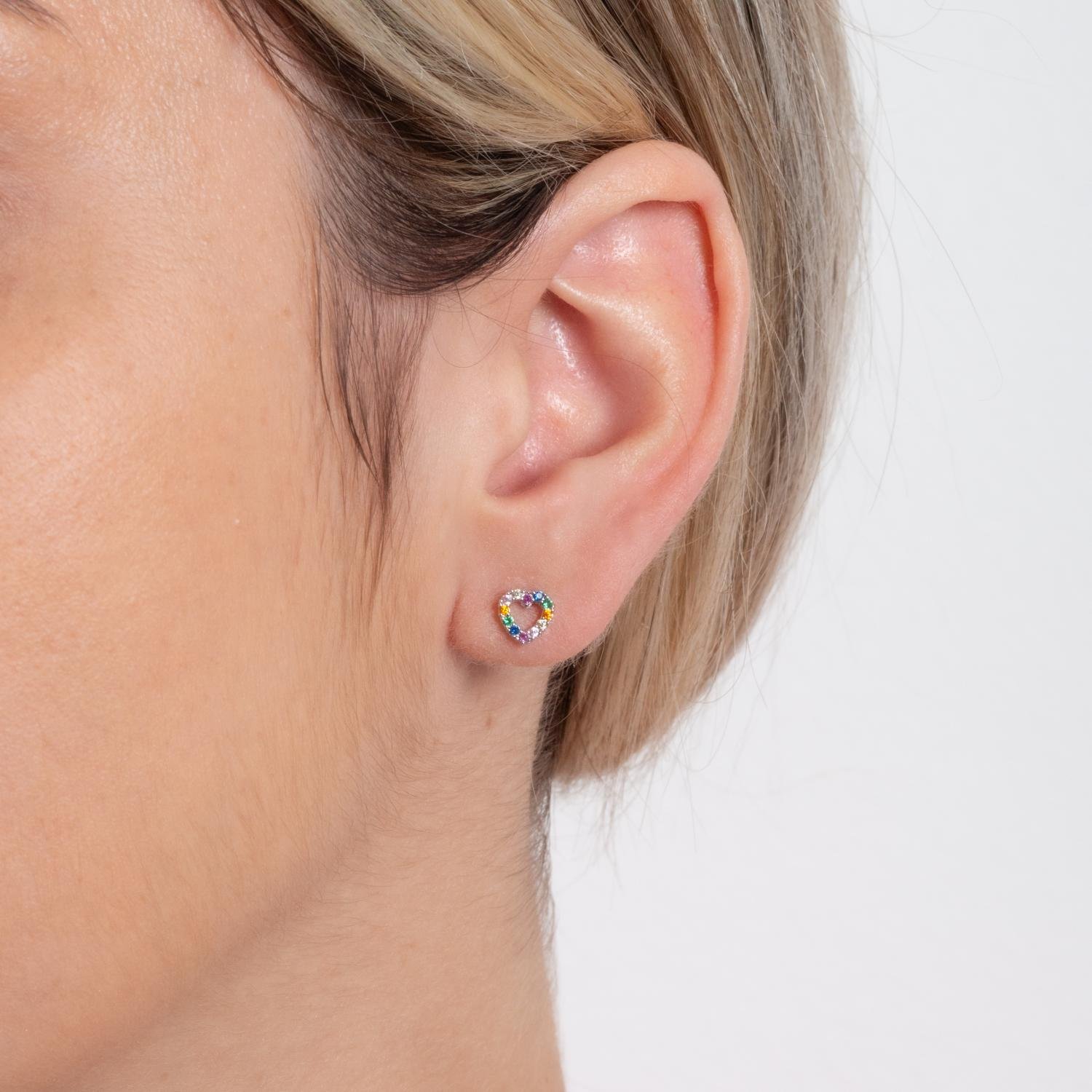 Brf-793-Rd Brinco De Coração Vazado Cravejado Cristal - Ródio Branco.