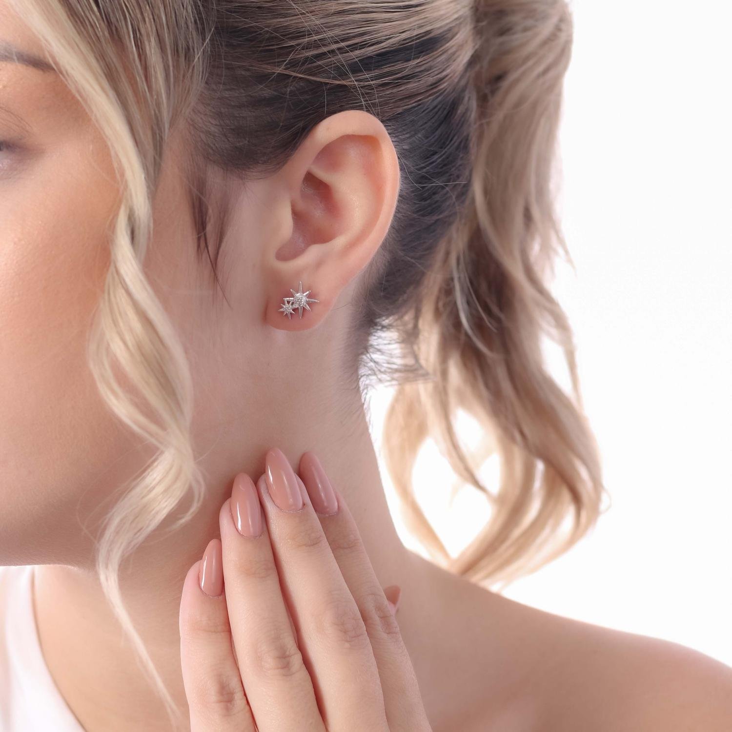 Brinco Cravejado De Zircônias.