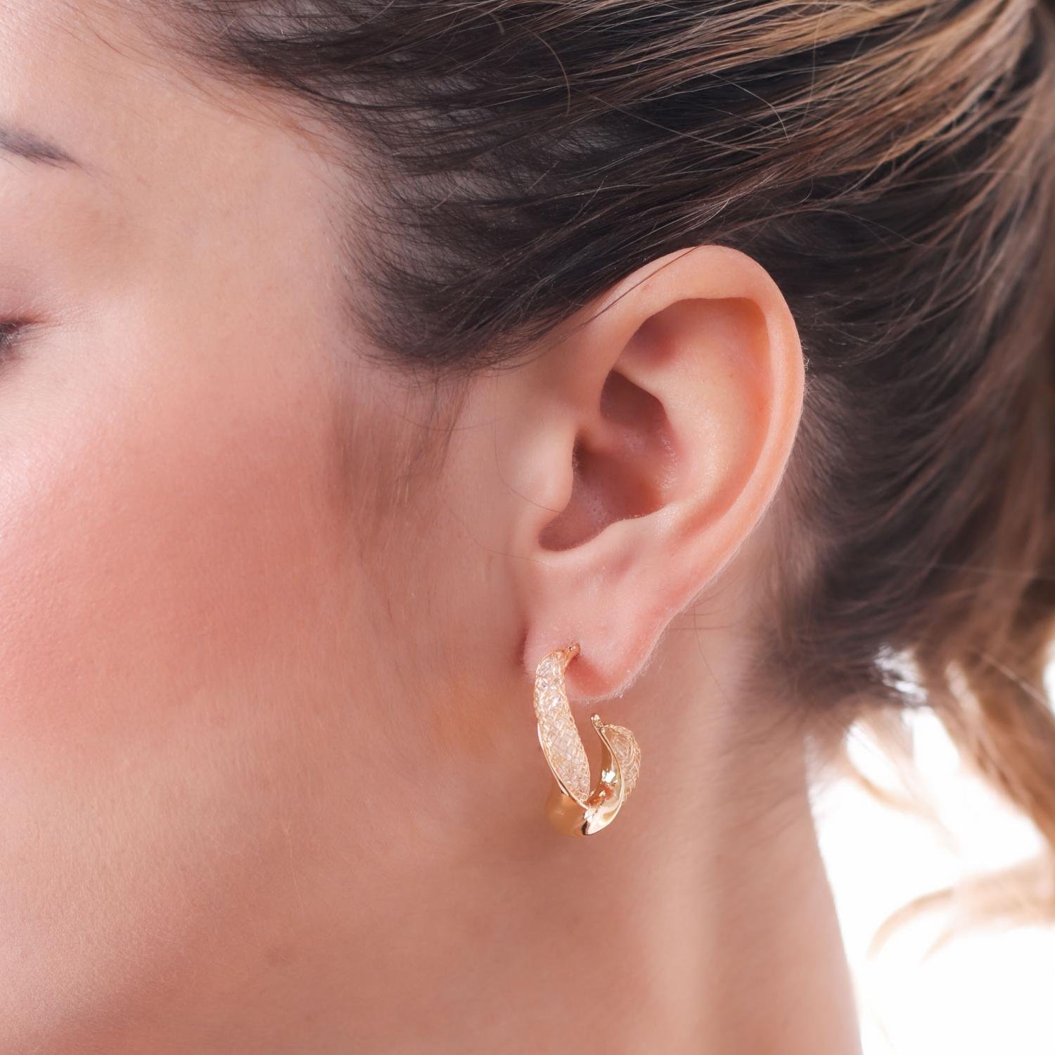 Bri-1068-Do Brinco Meia Argola Torcida Com Pedras Cristal