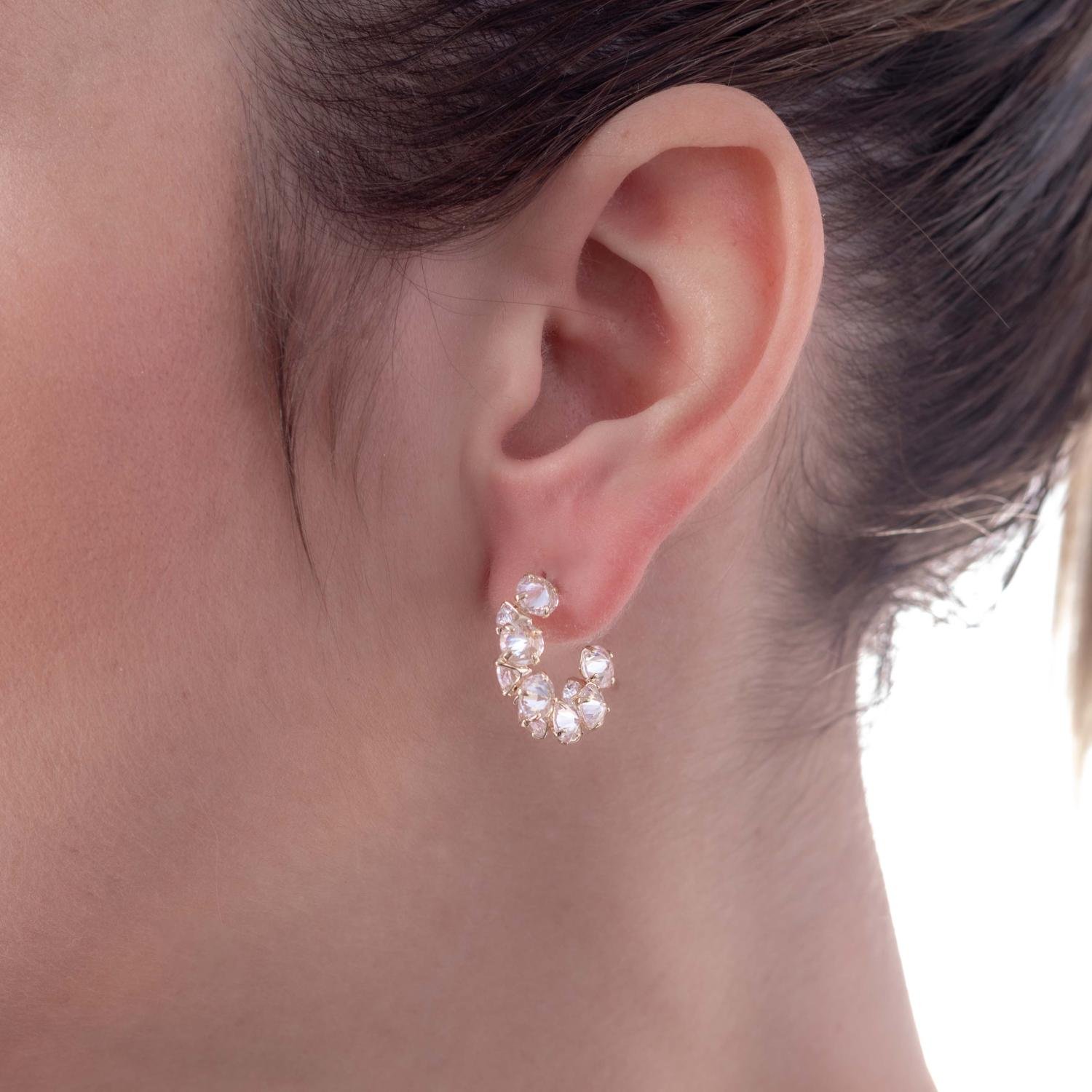 Bri-1093-Do Brinco Meia Argola Cravejado Cristal (19mm)