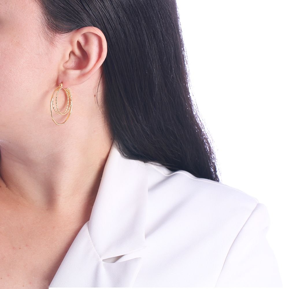 Bri-33-Do Brinco De Argola Tripla Detalhada