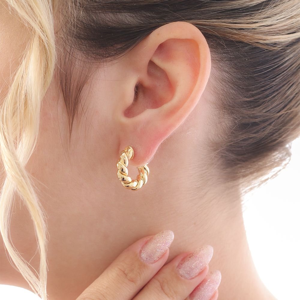 Brt-6799-Do Brinco Meia Argola Torcida (20mm). Brt-6799-Do Brinco Meia Argola Torcida (20mm).