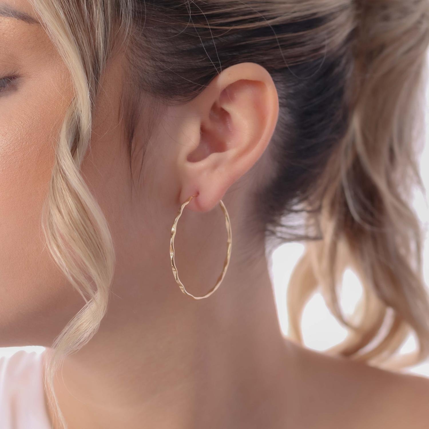 Brt-7315-Do Brinco De Argola Detalhada (4,1cm).