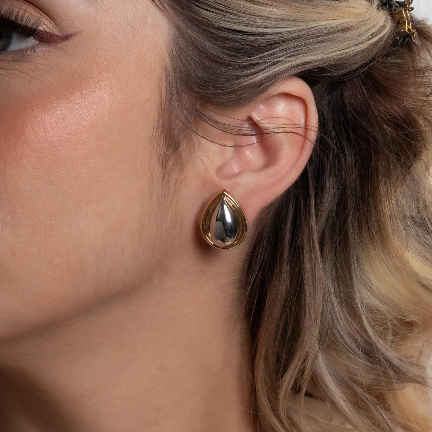 Brt-7477-Do+Rd Brinco Duo Gota Liso - Ouro + Ródio Branco.