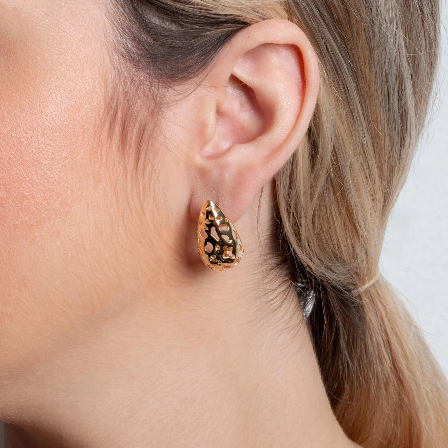 Brt-7582-Do Brinco De Gota Vazado Liso.