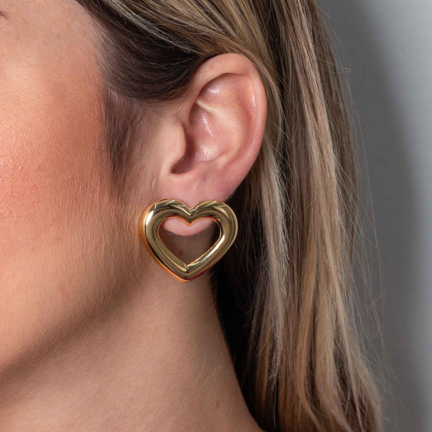 Brt-7589-Do Brinco De Coração Vazado Liso.