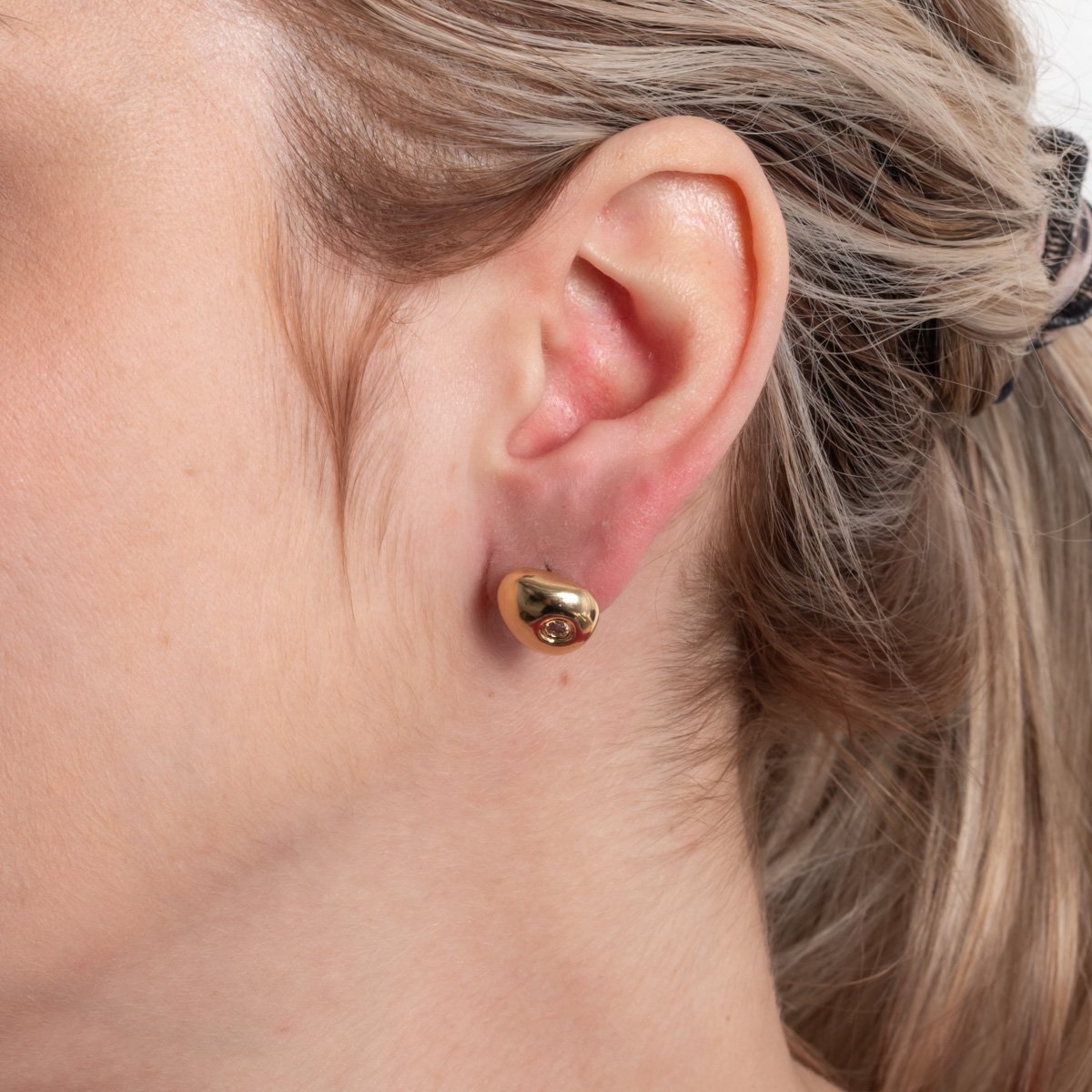 Brt-7653-Do Brinco Liso Com Detalhe Em Zircônia Cristal.