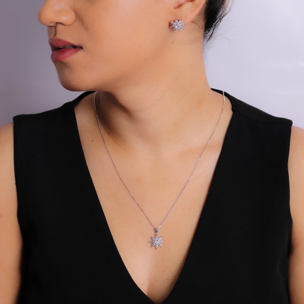 Cjt-755-Rd Conjunto De Flor Cravejado Cristal - Ródio Branco (45cm+5cm).