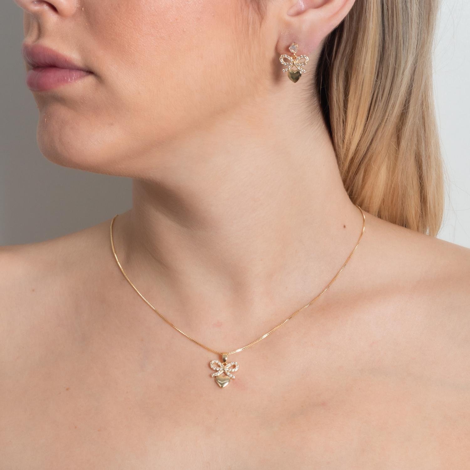 Cjt-874-Fo Conjunto De Laço Com Coração Cravejado De Zircônias Cristais (45cm+5cm).