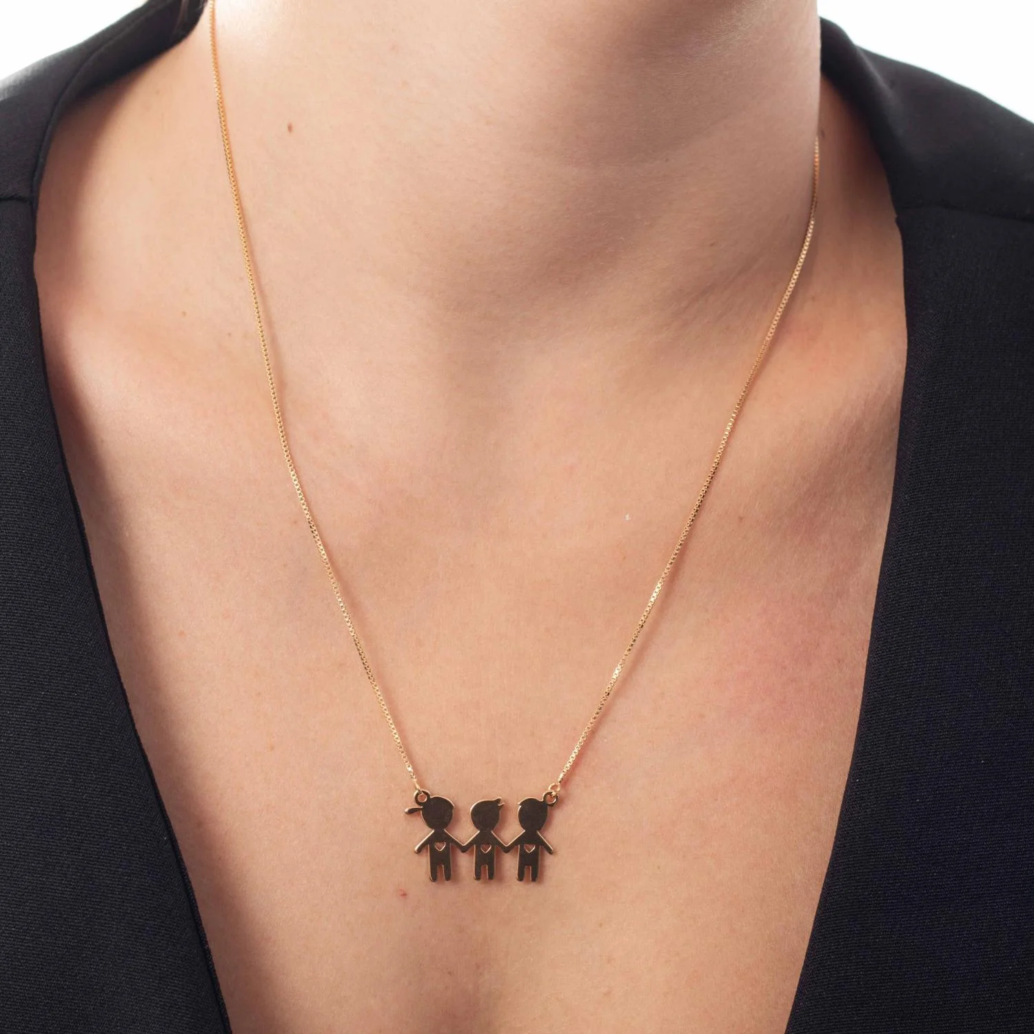 Cls-2954-Fo Colar Com Pingente De Três Meninos Laser (21x21cm+5cm).