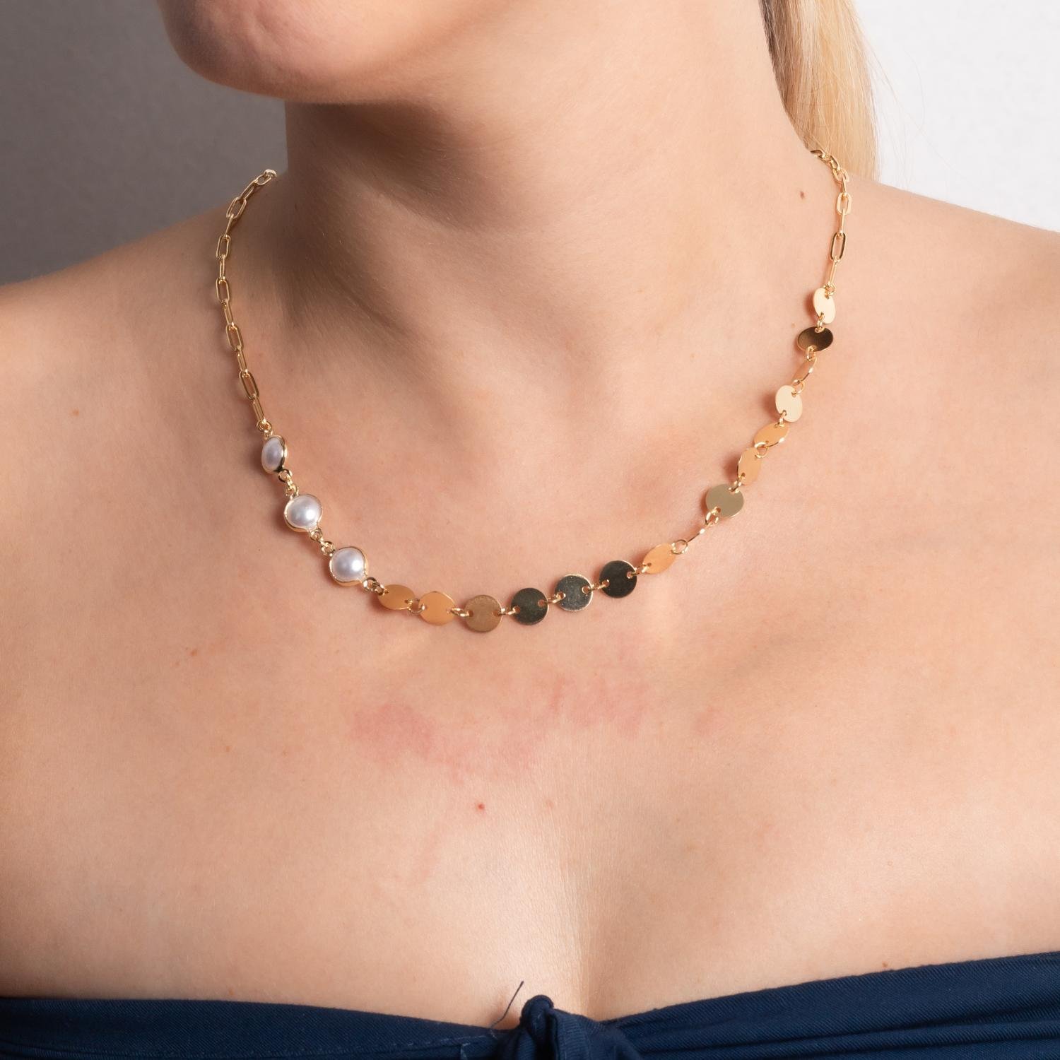 Clt-5862-Fo Colar Longo Com Pérolas E Plaquinhas Lisa (50cm+5cm).