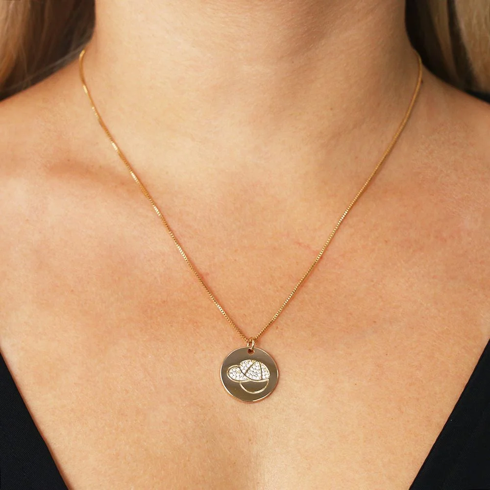 Clti-1781-Fo (45cm+5cm) Colar Com Medalha De Boné Cravejado De Zircônias