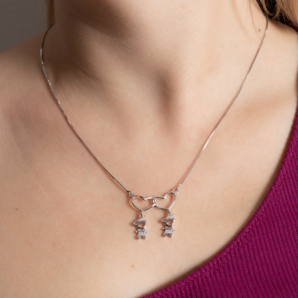 Clti-2016-Rd Colar De Corações Vazados Com Pingente De Dois Meninos Cristal - Ródio Branco (21x21cm).