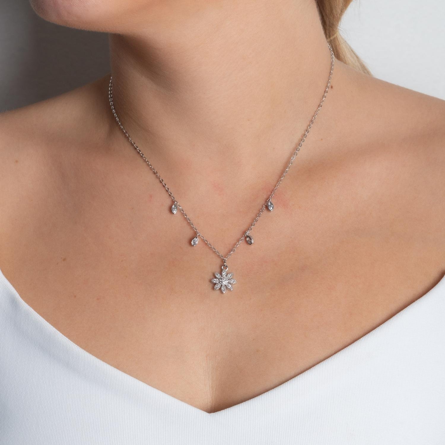 Clti-2119-Rd Colar Com Pingente De Flor E Zircônias Cristais - Ródio Branco (45cm+5cm).