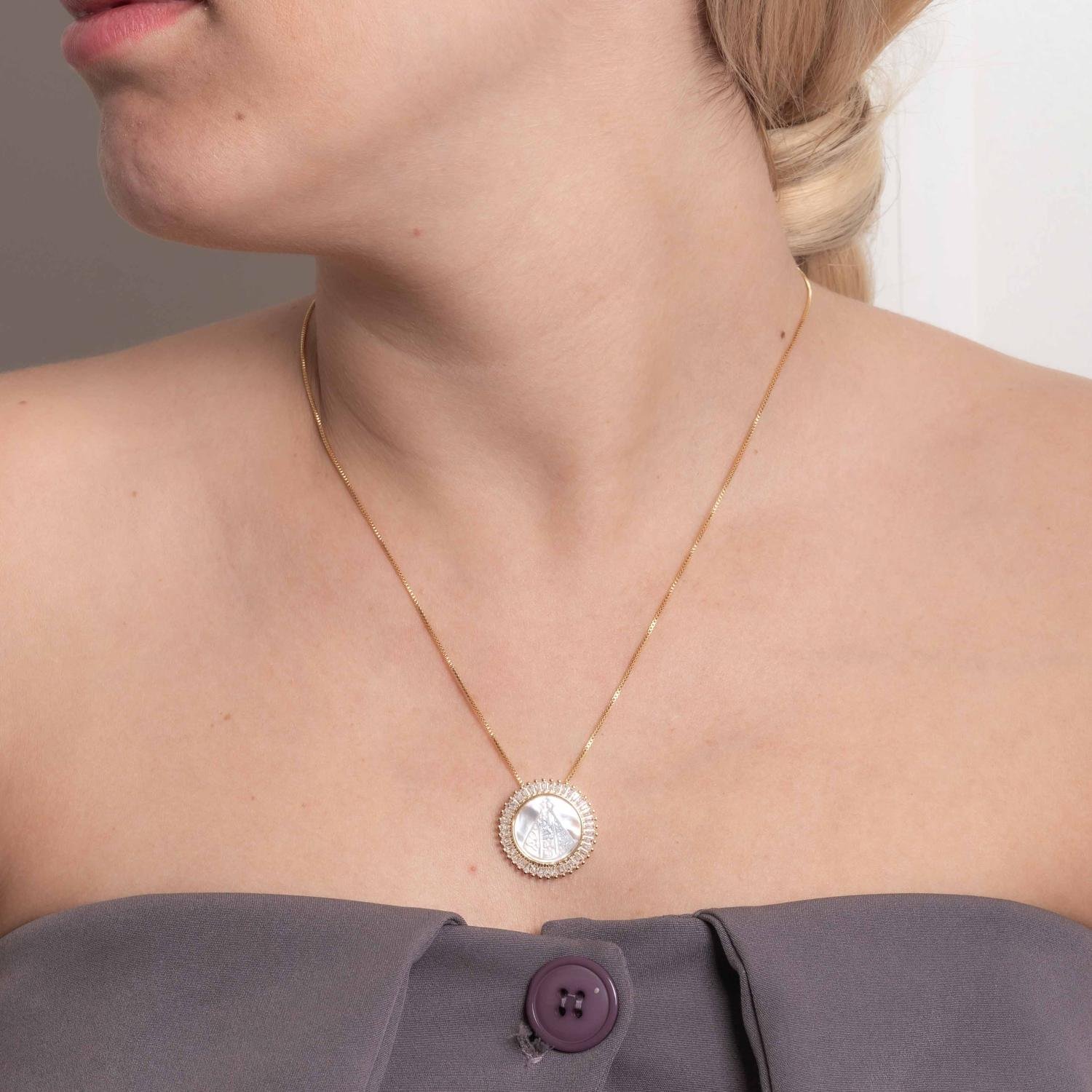 Clti-2211-Fo Colar Religioso Com Pingente Cristal E Nossa Senhora Aparecida Em Madrepérola (45cm+5cm).