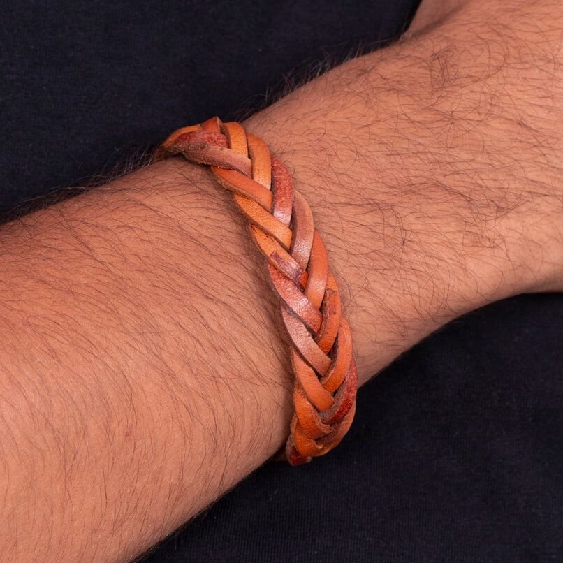 Psm-106 Pulseira Masculina Em Courino Trançado Com Fecho Gaveta Em Inox.