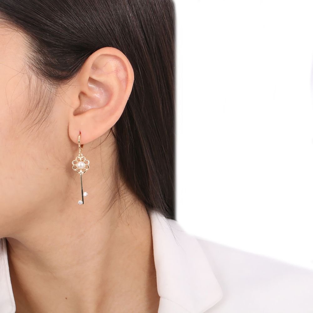 Brt-3107-Do - Brinco Argola Artiulada Flor