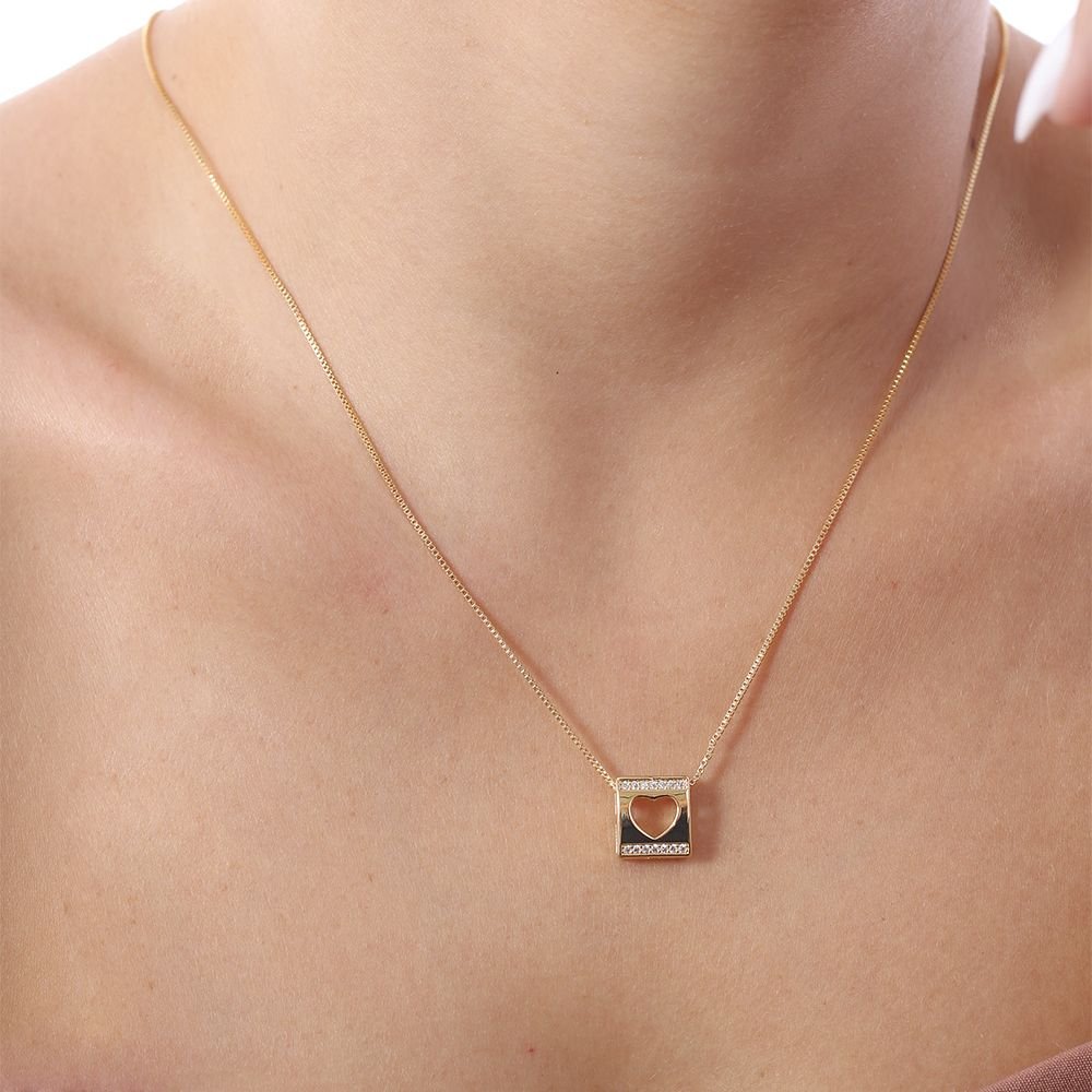 Esc-189-Fo Escapulário De Cruz E Coração Vazados Cravejados De Zircônias. Esc-189-Fo Escapulário De Cruz E Coração Vazados Cravejados De Zircônias.