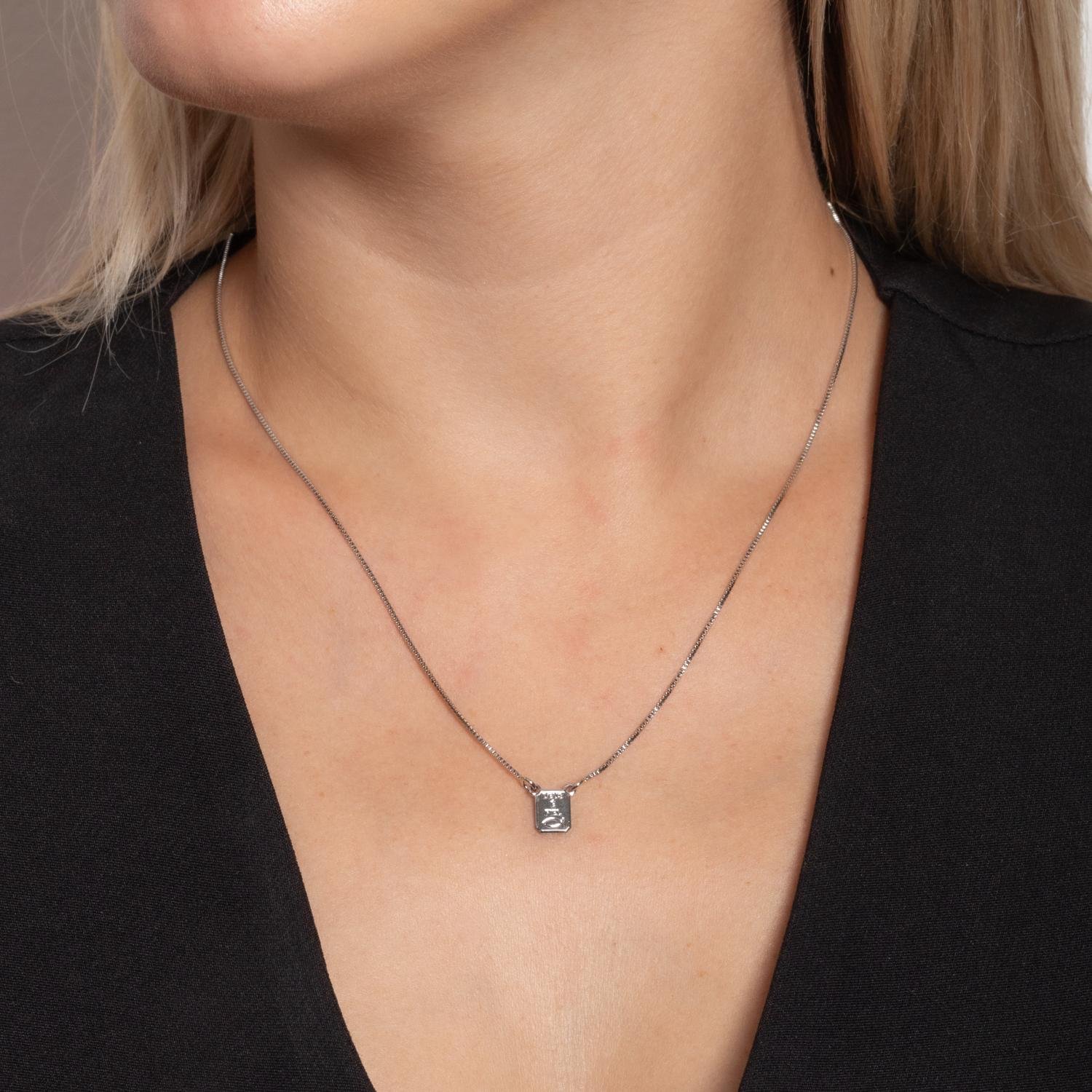 Esc-42-Rd Escapulário Deus É Fiel - Ródio Branco (30x30cm).