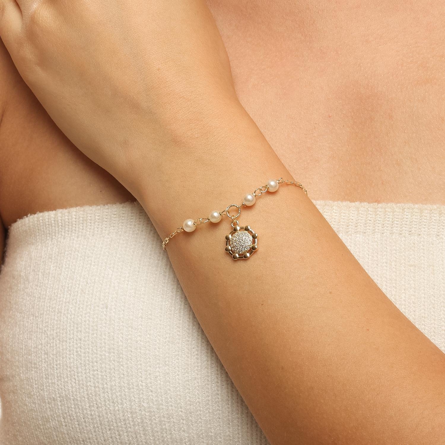 Pst-5684-Fo Pulseira Medalha Detalhada Cravejada com Pérolas