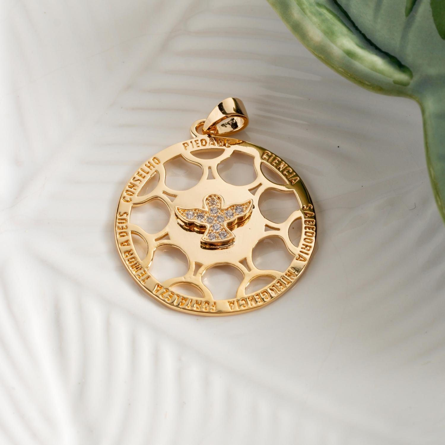 Pgt-412-Fo Pingente De Espírito Santo Cravejado Cristal.