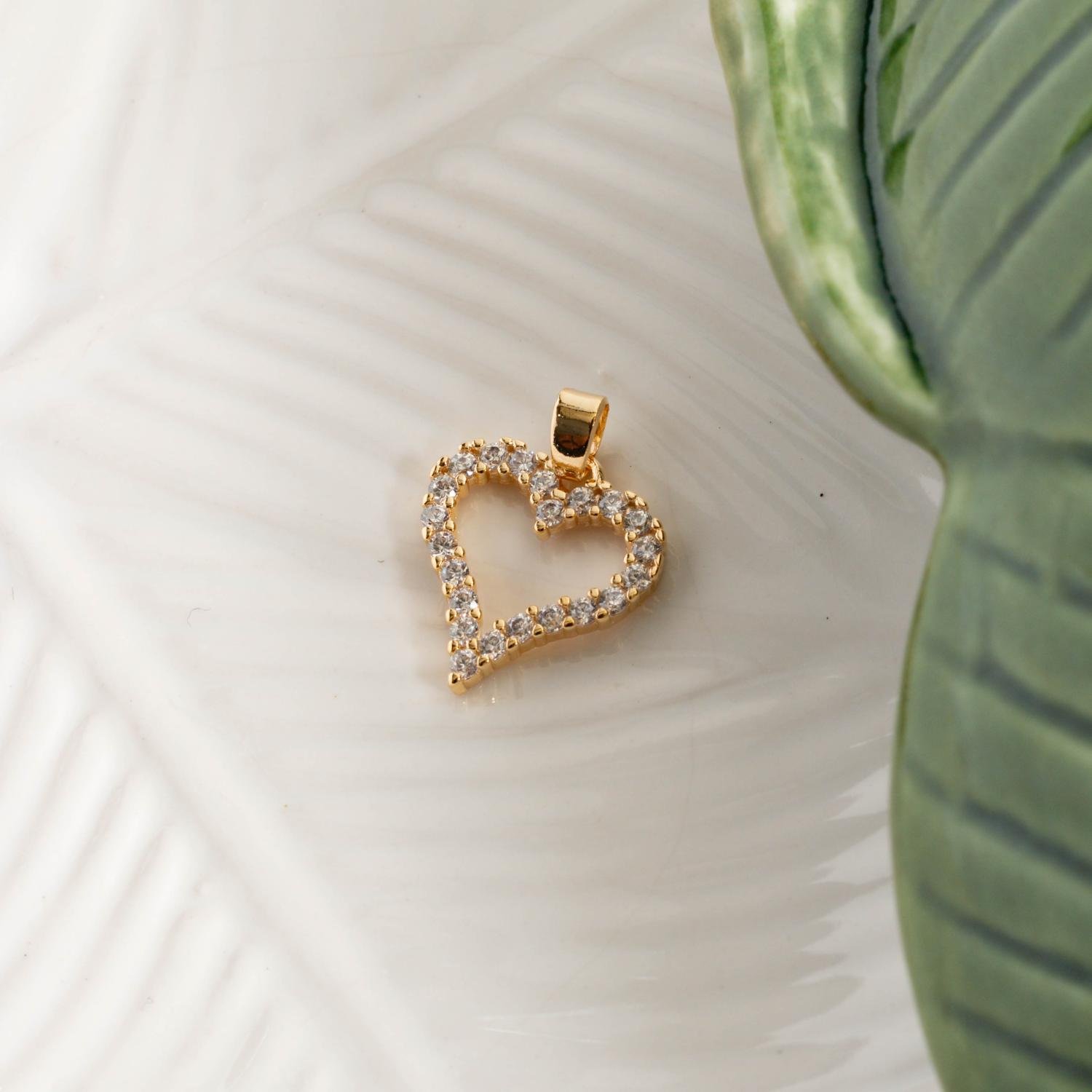 Pgt-445-Fo Pingente De Coração Cravejado De Zircônias Cristais.