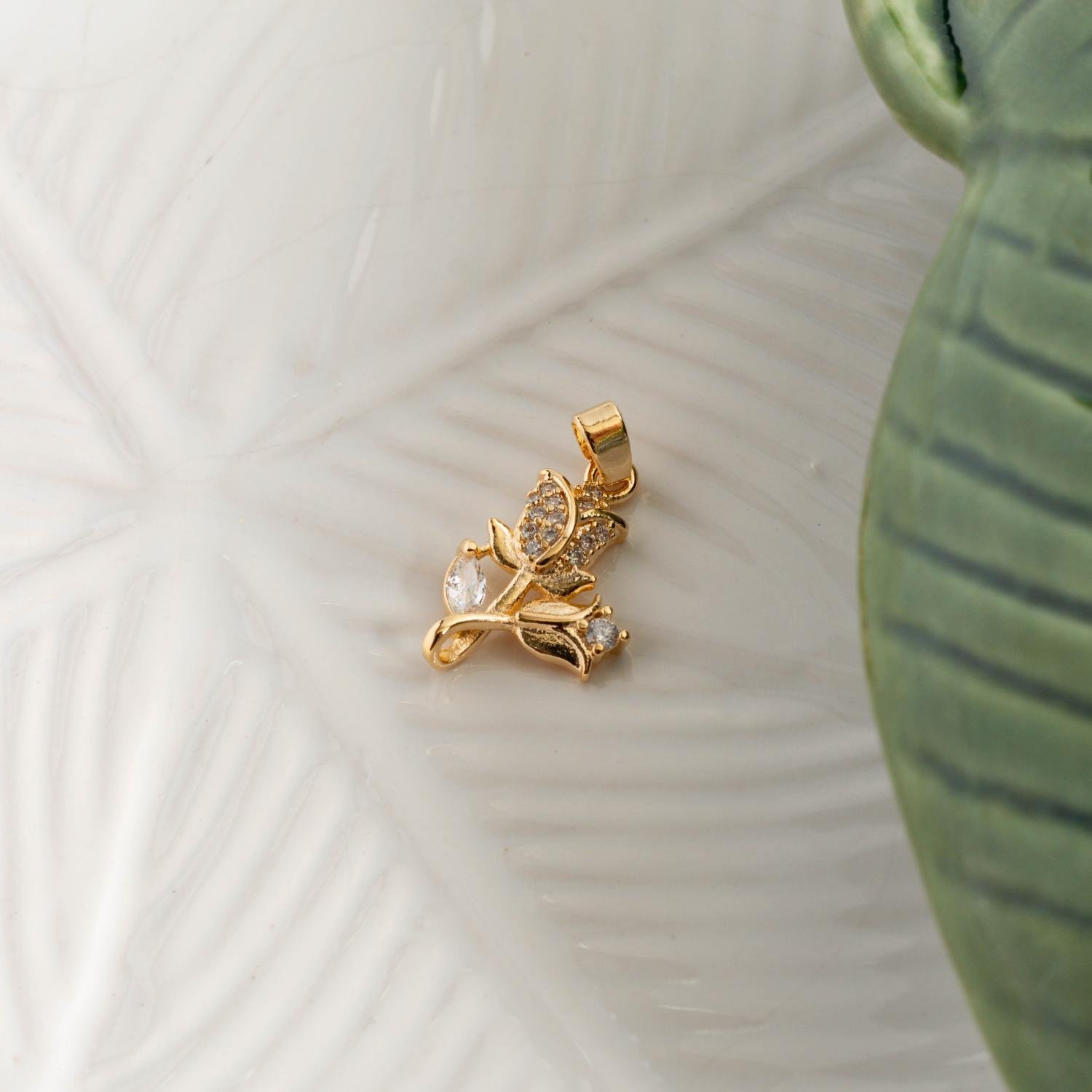 Pgt-457-Fo Pingente De Flor Cravejado Cristal.
