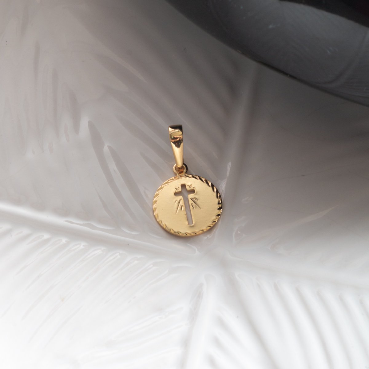 Pgt-508-Fo Pingente Medalinha Com Cruz (11mm).