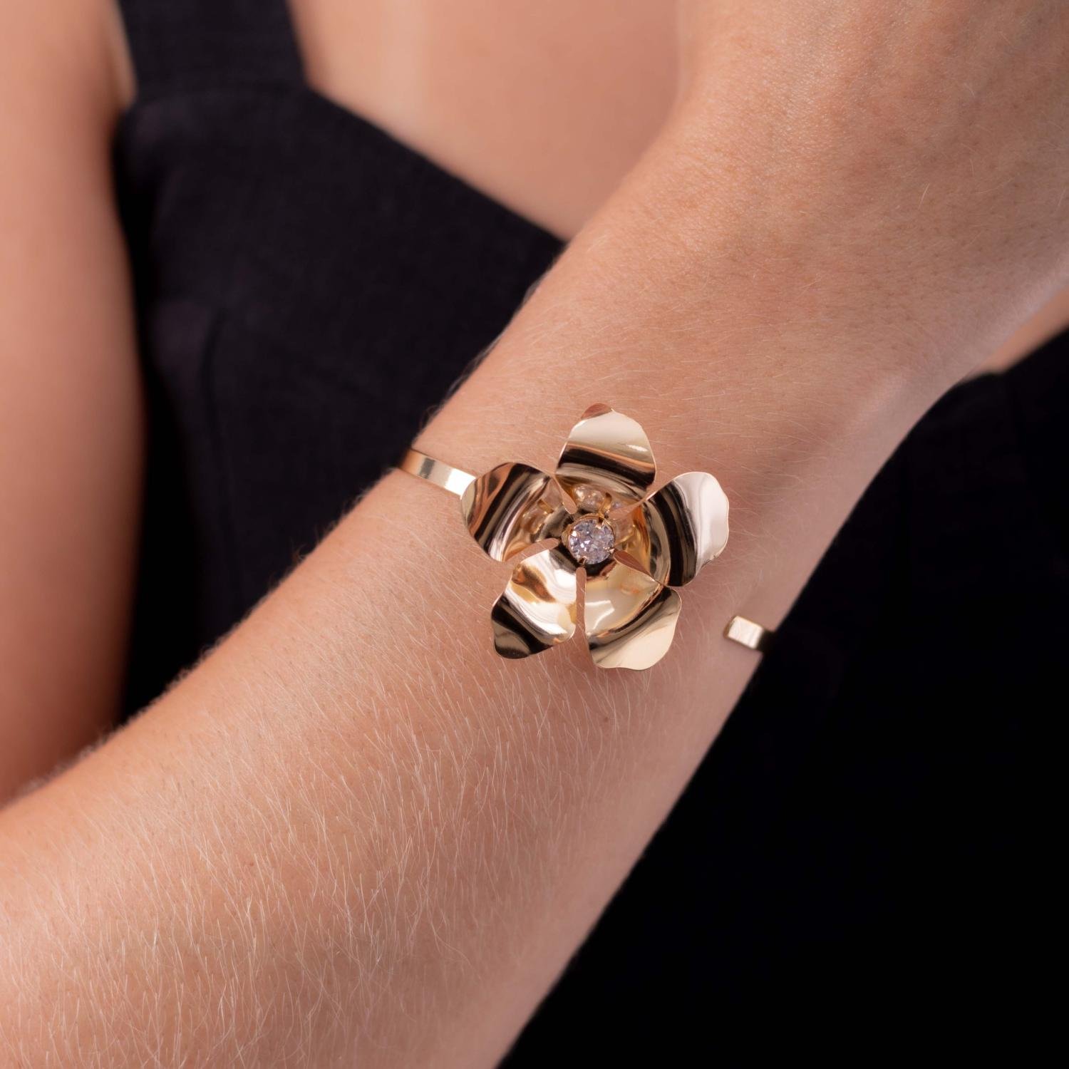 Pll-170-Fo Bracelete Com Maxi Flor Cravejada.