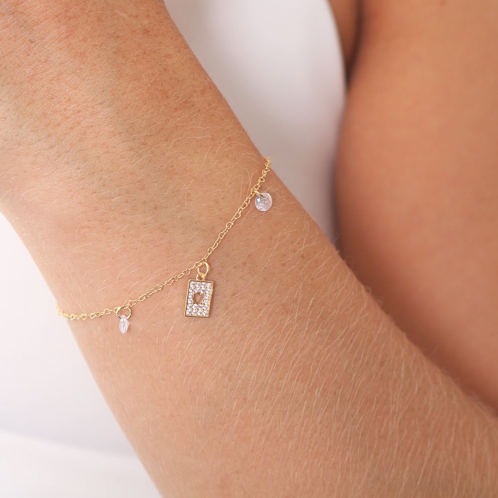Pst-2993-Fo Pulseira Com Zircônias E Retângulo Cravejado De Zircônias E Coração Vazado. Pst-2993-Fo Pulseira Com Zircônias E Retângulo Cravejado De Zircônias E Coração Vazado.