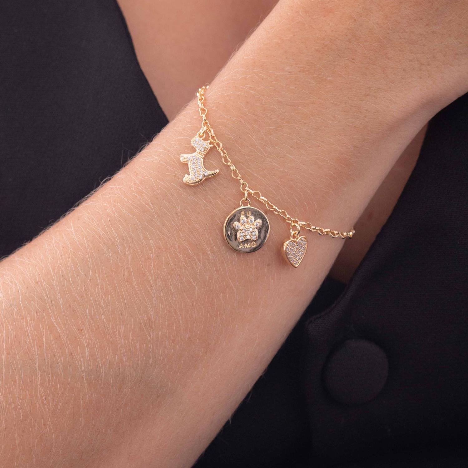 Pst-5071-Fo Pulseira Com Pingente De Cachorro, Medalha De Patinha E Coração Cravejado.