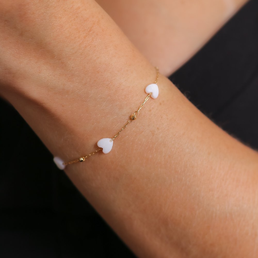 Pst-5117-Fo Pulseira Com Corações De Madrepérola Branca E Bolinhas.