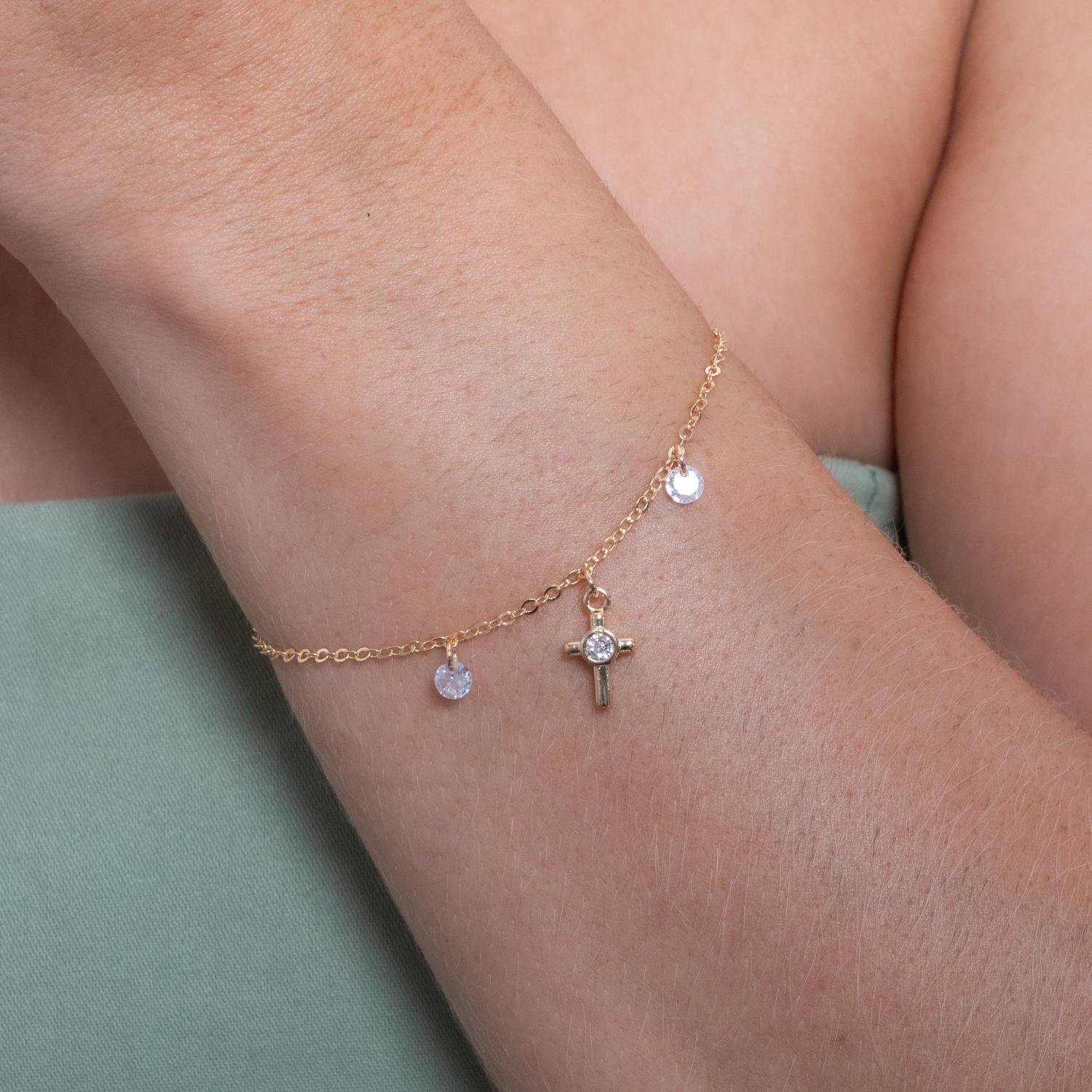 Pst-5156-Fo Pulseira Com Pingentes De Cruz E Zircônias Cristais.
