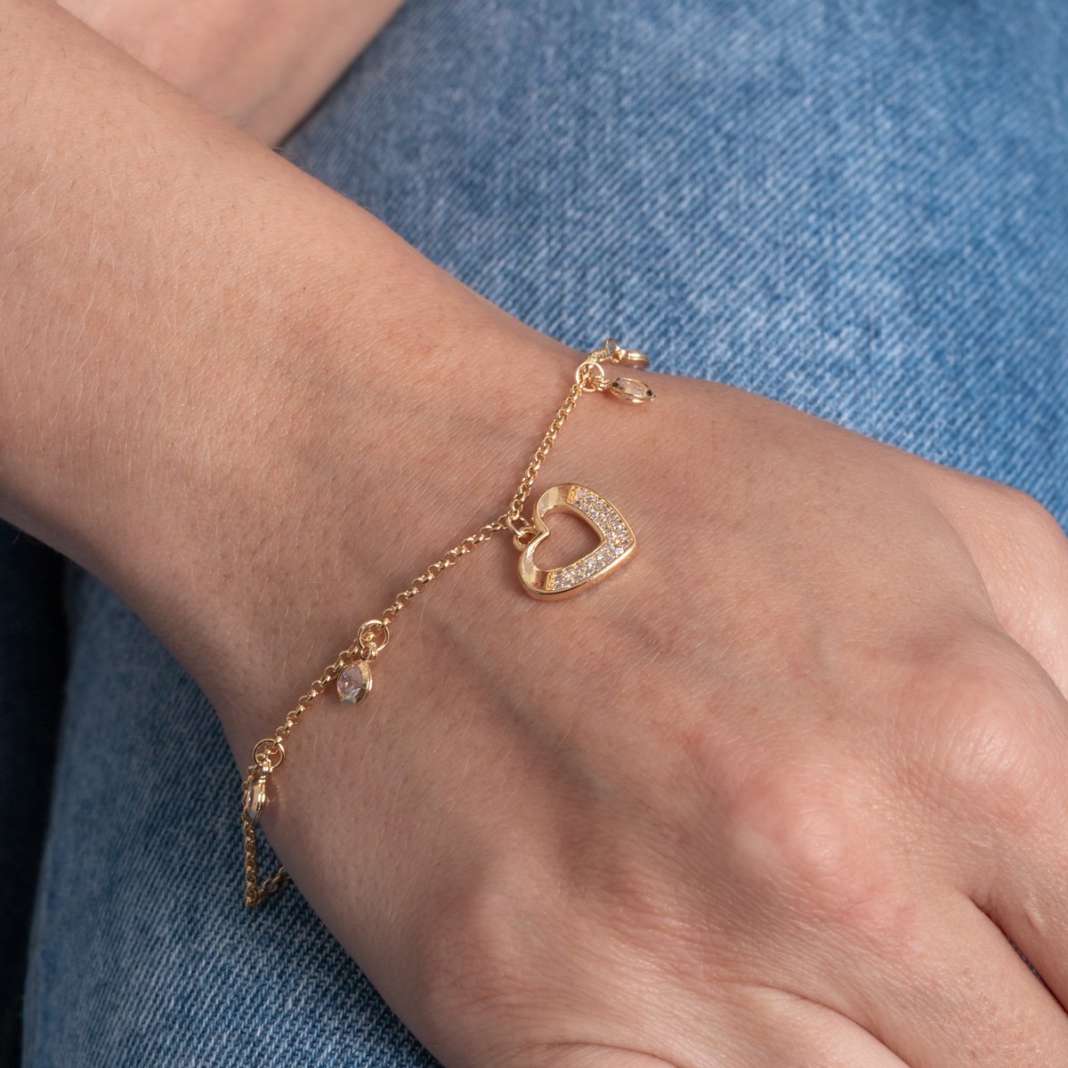 Pst-5247-Fo Pulseira Com Pingentes De Coração E Zircônias Cristais.