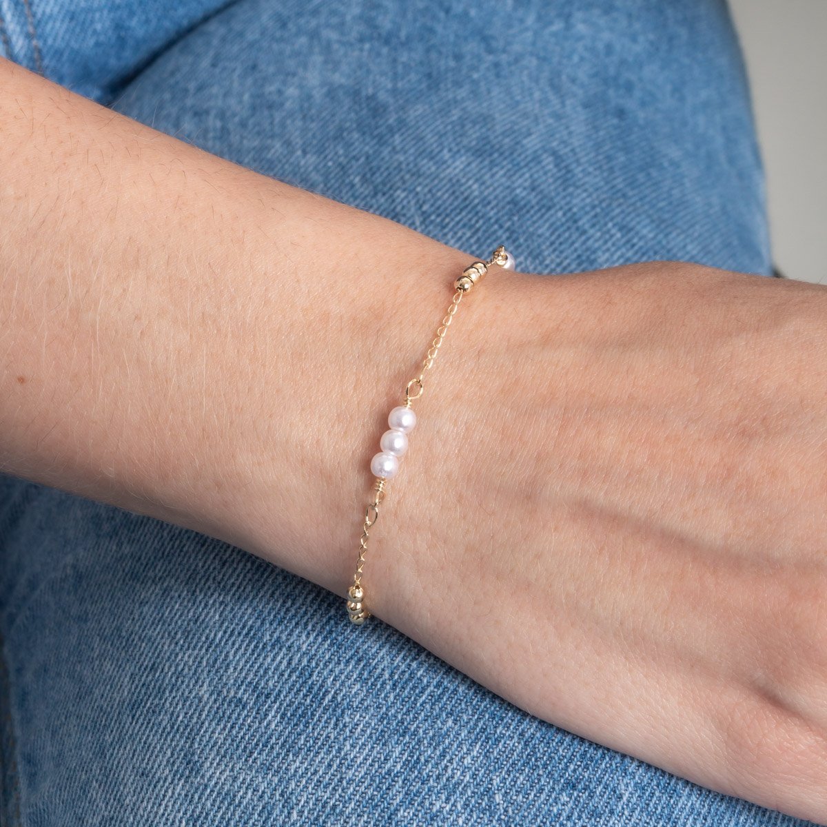 Pst-5414-Fo Pulseira Com Detalhe De Bolinhas E Pérolas.