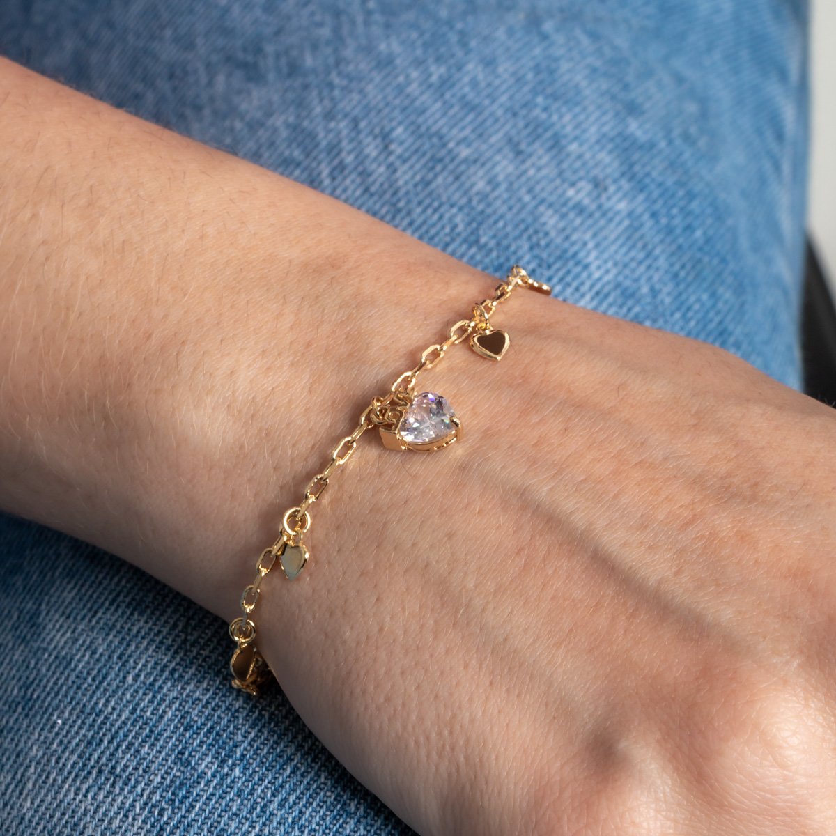 Pst-5425-Fo Pulseira Com Pingentes De Corações Liso E Cristal.