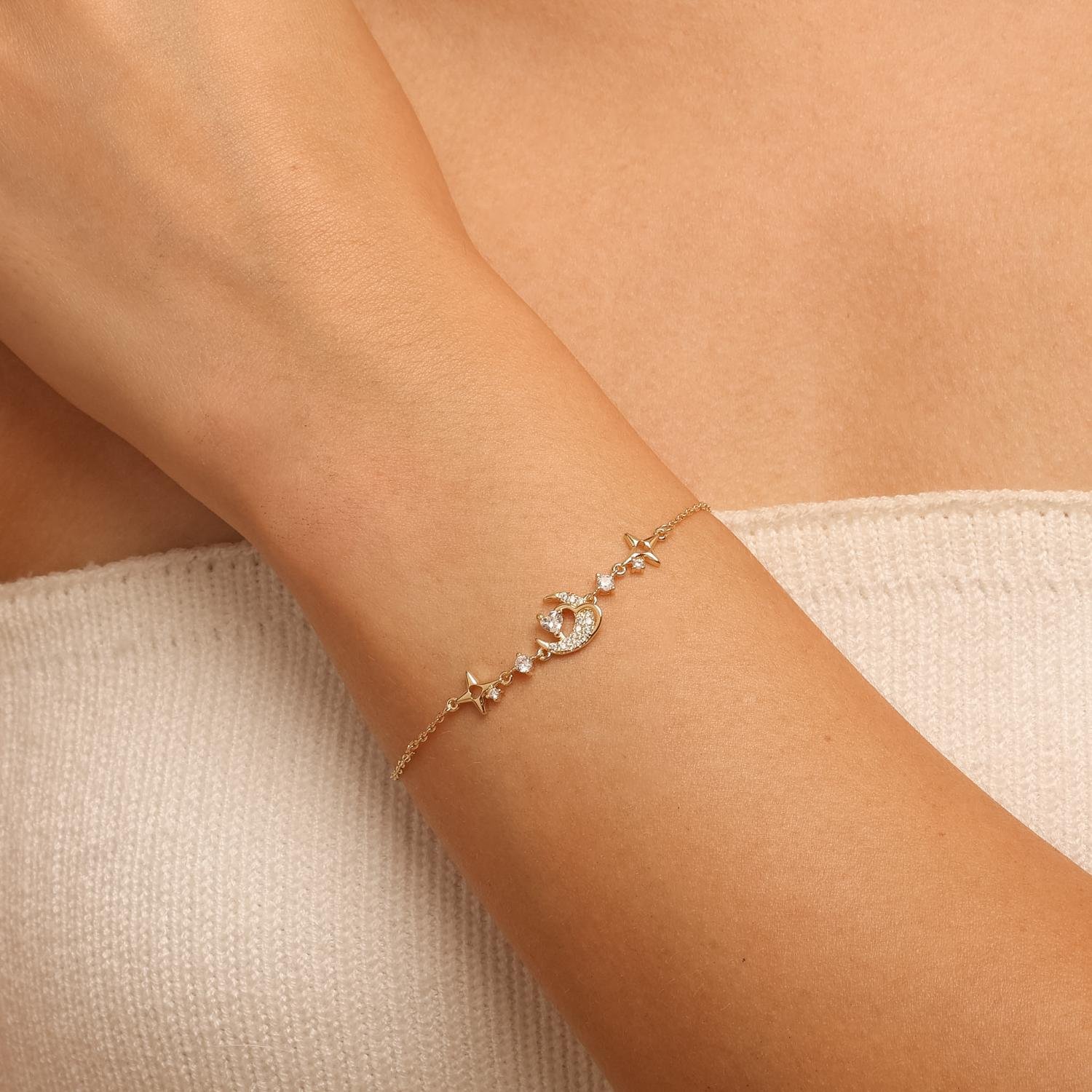 Pst-5643-Fo Pulseira Delicada Pingente Lua Cravejada e Estrelas