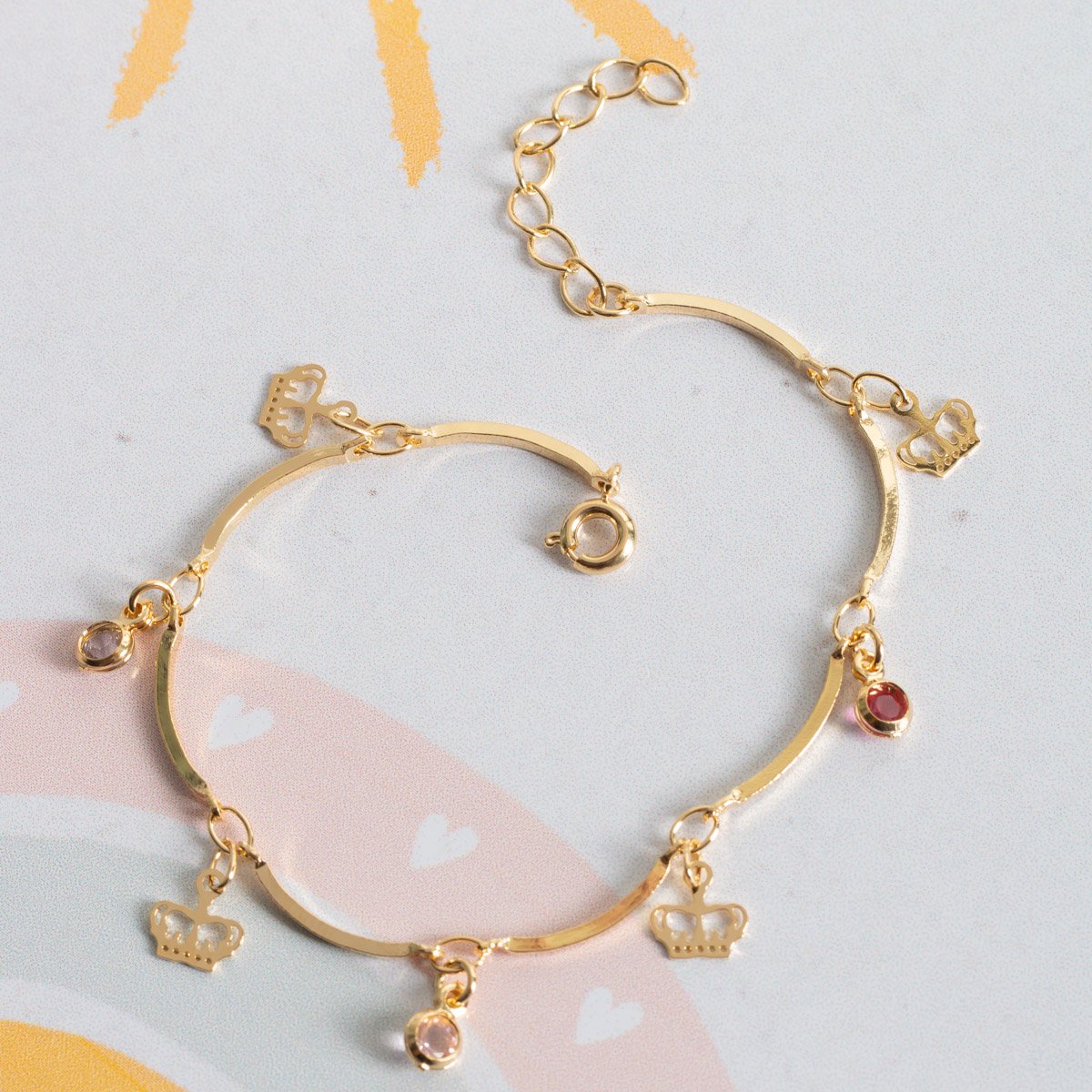 Psti-270-Fo Pulseira Infantil Com Pingentes De Coroas E Zircônias Coloridas.