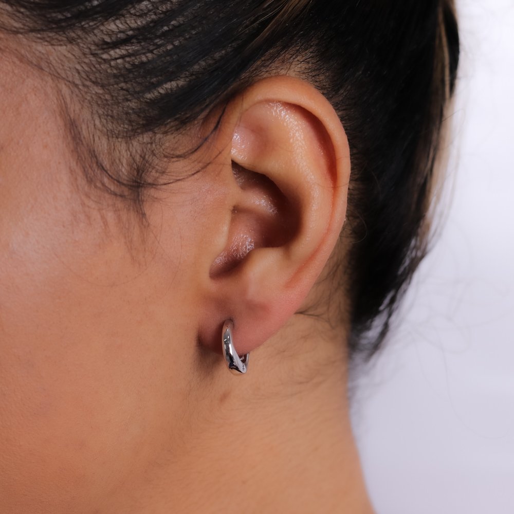 Tn02070-Rd Brinco Argola Articulada Com Zircônia Cristal - Ródio Branco.