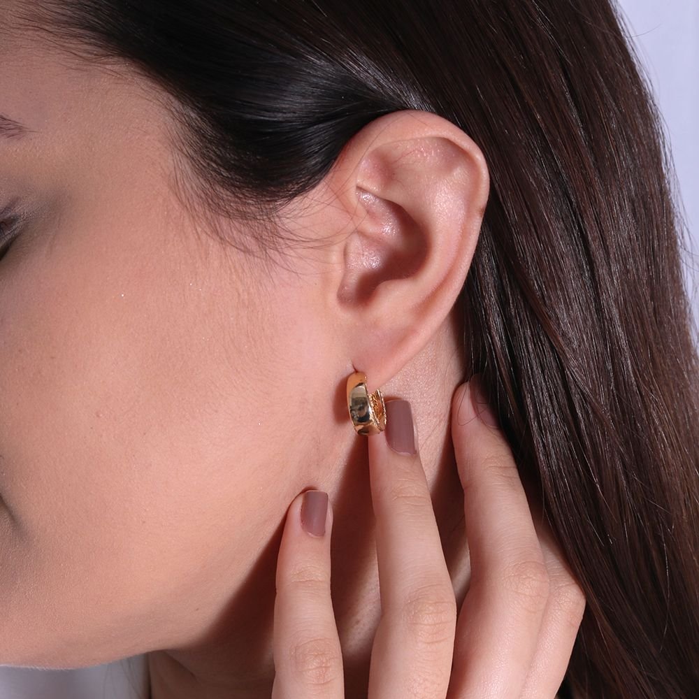 Tn02163-Do Brinco De Argola Articulada Lisa E Lateral Cravejada De Zircônias (14mm).