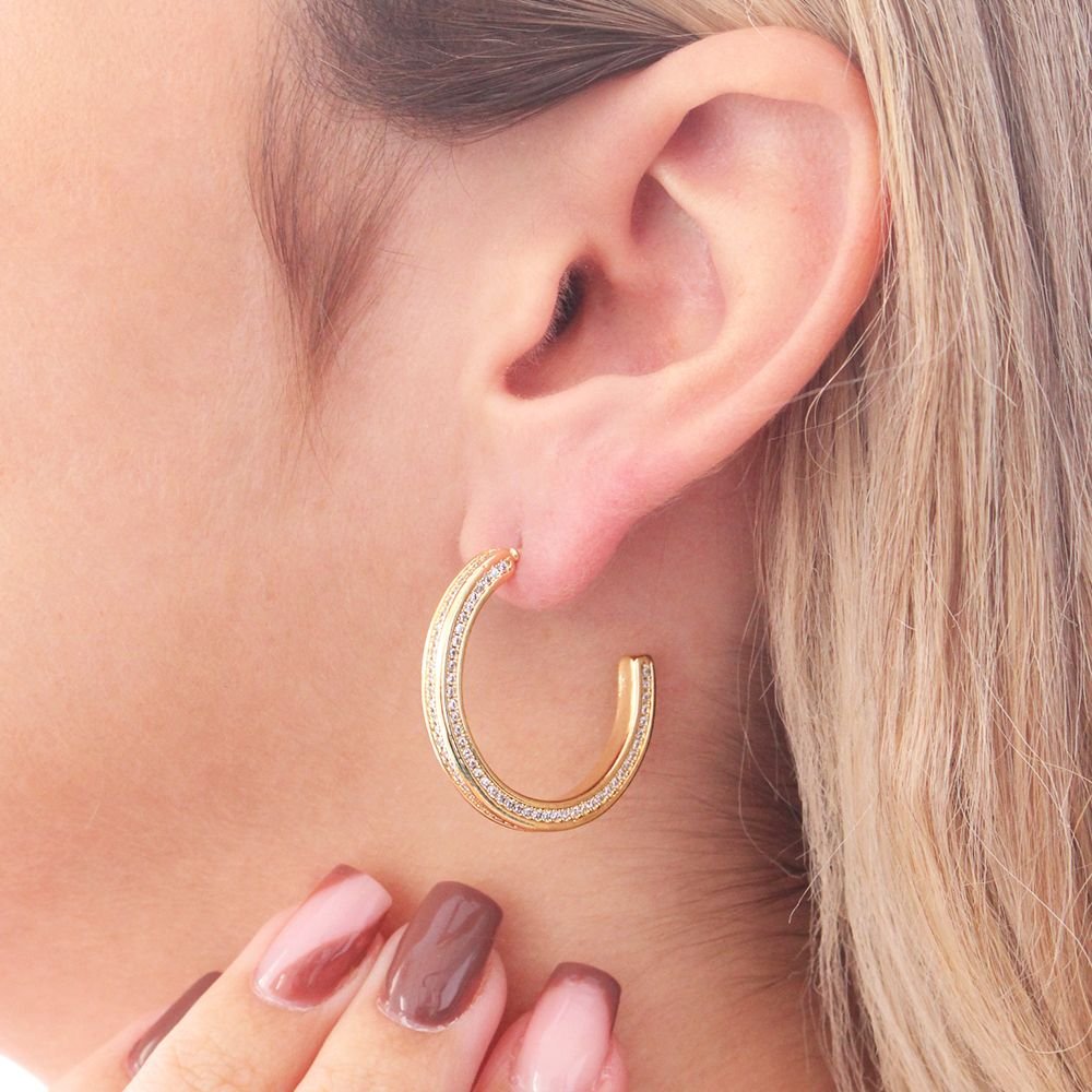 Tn03074-Do Brinco Meia Argola Cravejada De Zircônias (30mm)