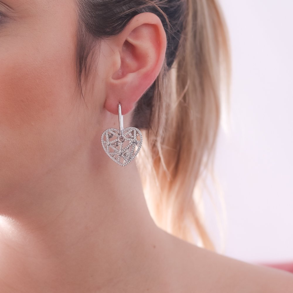 Tn03086-Rd Brinco De Coração Vazado Cravejado De Zircônias Cristal - Ródio Branco.