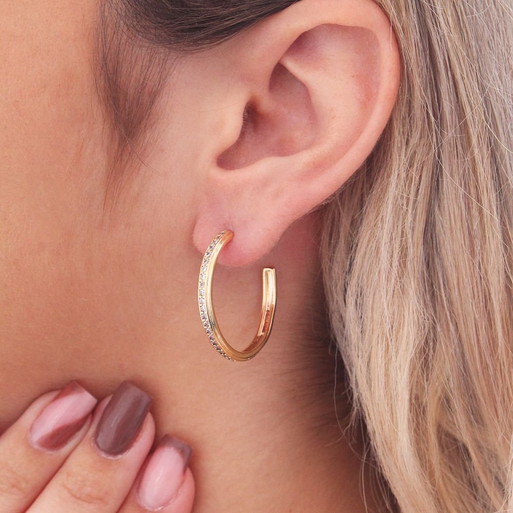 Tn03089-Do Brinco Meia Argola Cravejada Com Zircônias (27,5mm)