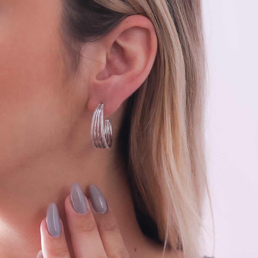 Tn03100-Rd Brinco Meia Argola Cravejado De Zircônias Cristais - Ródio Branco.