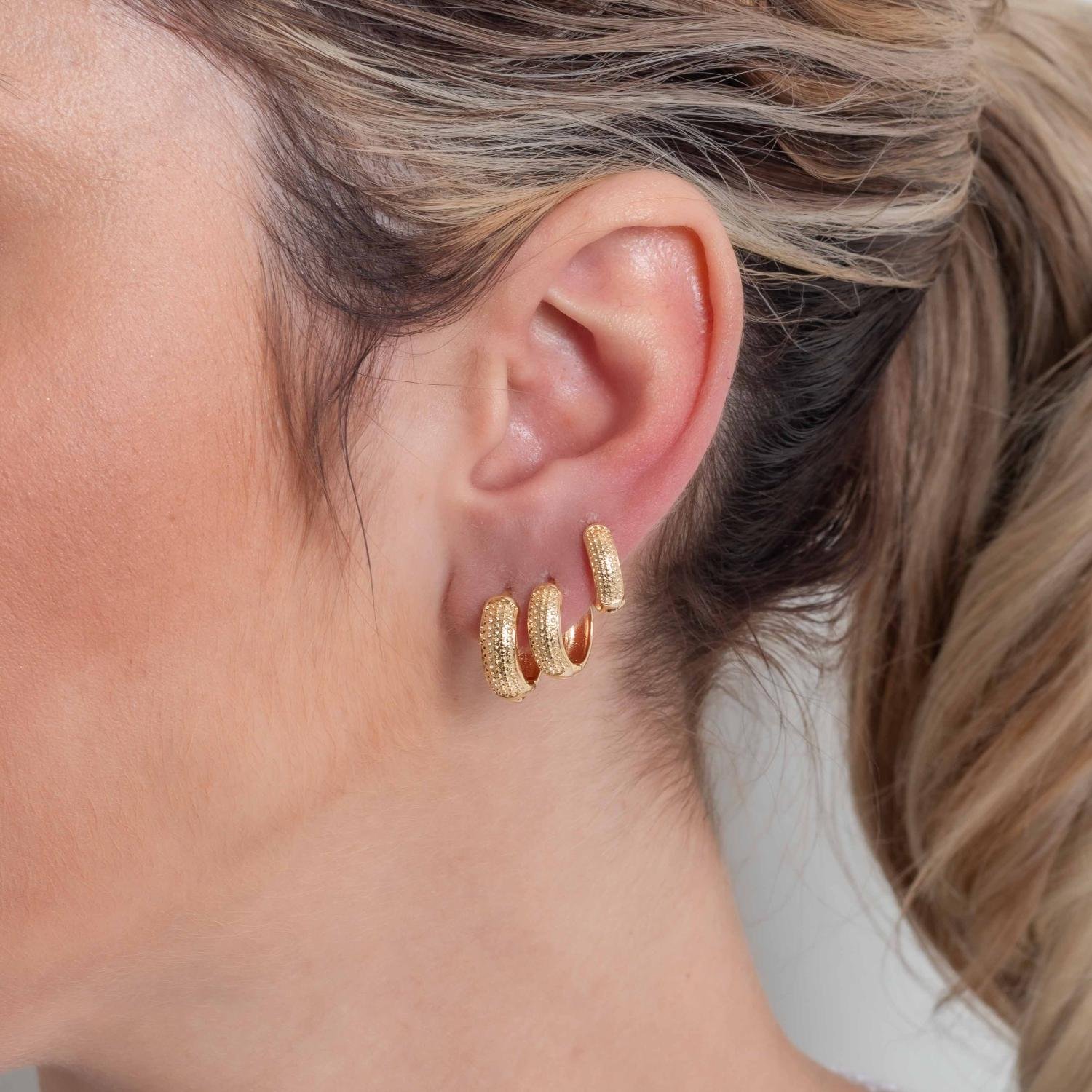 Trio-1137-Do Trio De Brincos De Argolas Articuladas Texturizadas (12mm/13mm/15mm).