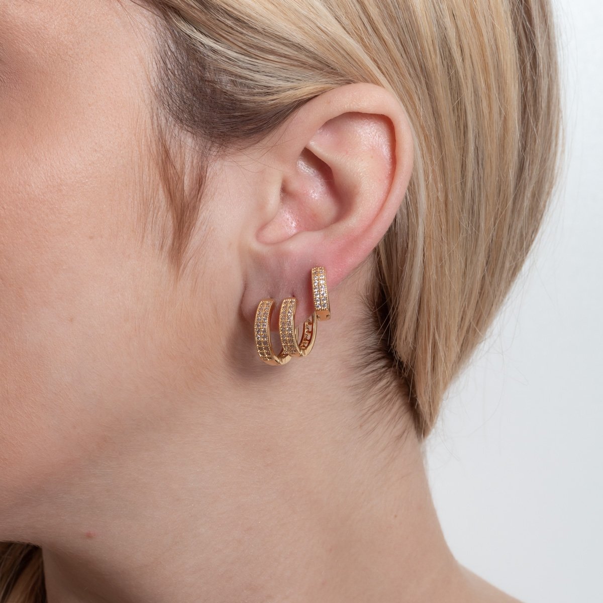 Trio-1167-Do Trio De Argolas Articuladas Cravejadas Cristal (13mm/15mm/17mm).