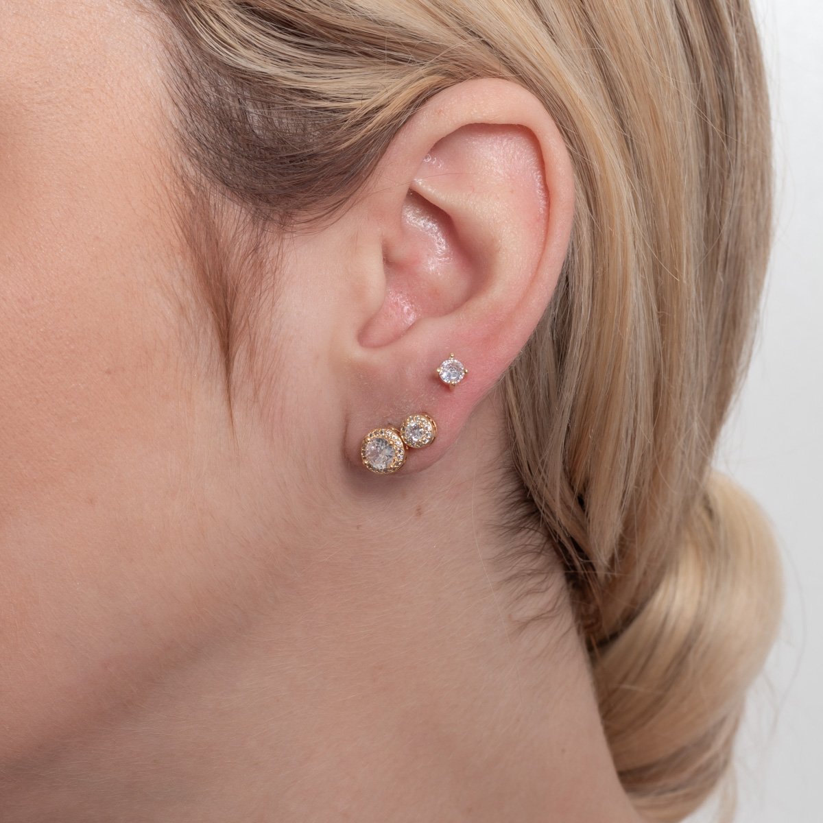 Trio-1176-Do Trio De Brincos Redondos Cravejados De Zircônias Cristais (5mm/6mm/8mm).