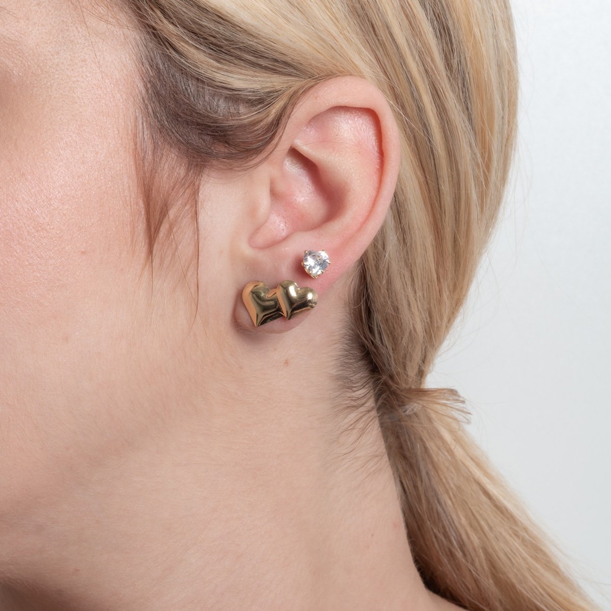 Trio-1199-Do Trio De Brincos De Corações Lisos E Cravejado Cristal.